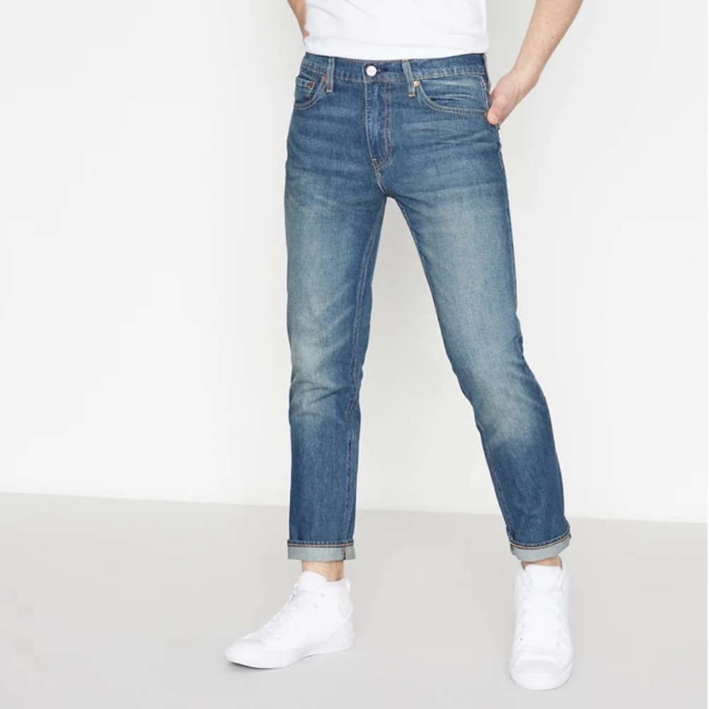 EUC Men's Levi's Medium Wash Slim Fit Jeans